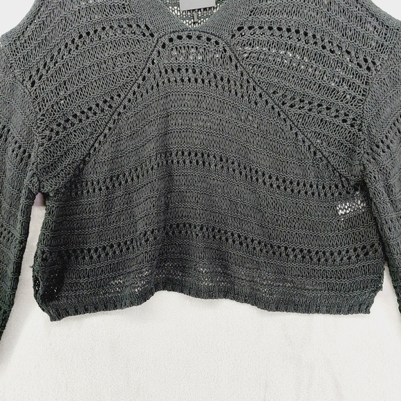 New Joe's Women's Black V-Neck Long Sleeve Knit Crochet Cropped Sweater P3690 - Picture 2 of 8